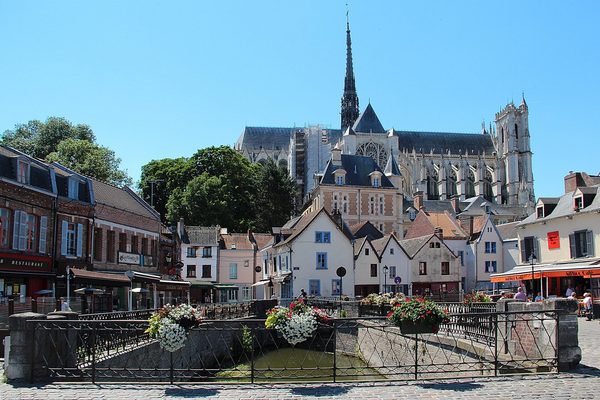 Singles in Amiens: view of the city