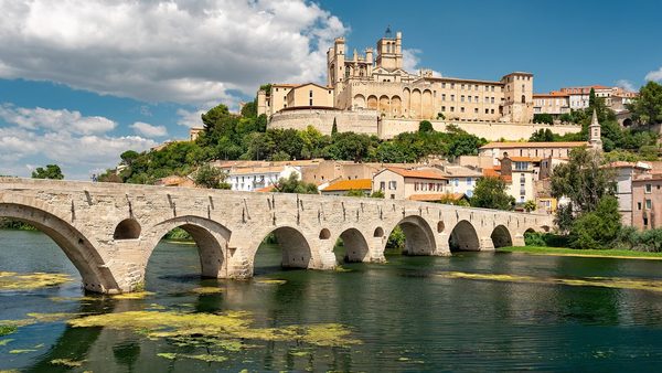 Singles in Béziers: view of the city